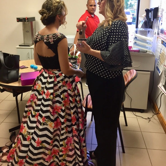 Sherri Hill Dresses & Skirts - prom dress